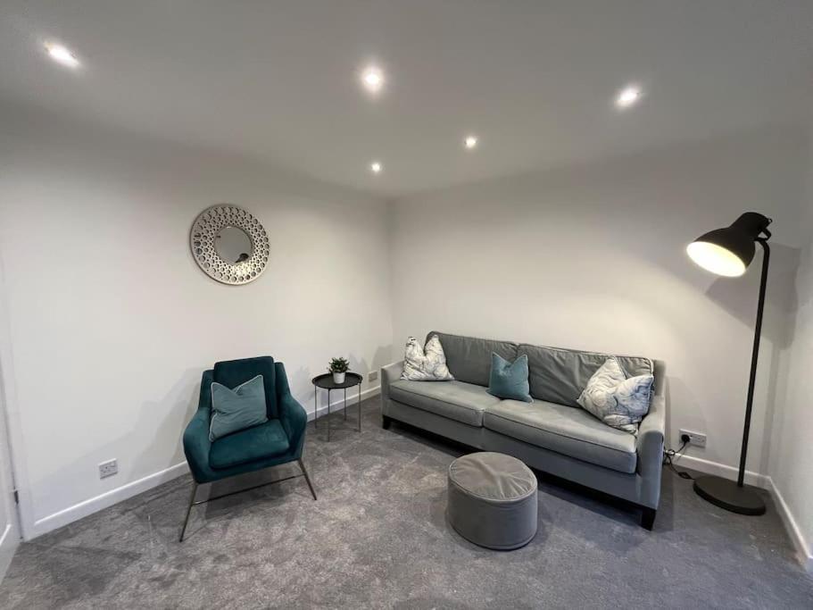 Burscough Idyllic Bungalow, Ideal Location In West Lancashire מראה חיצוני תמונה