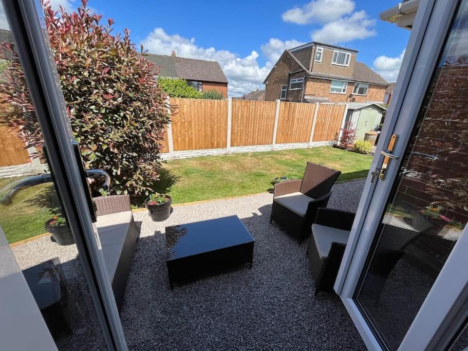 Burscough Idyllic Bungalow, Ideal Location In West Lancashire מראה חיצוני תמונה