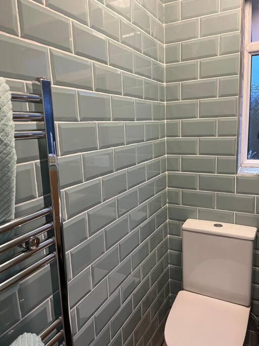 Burscough Idyllic Bungalow, Ideal Location In West Lancashire מראה חיצוני תמונה