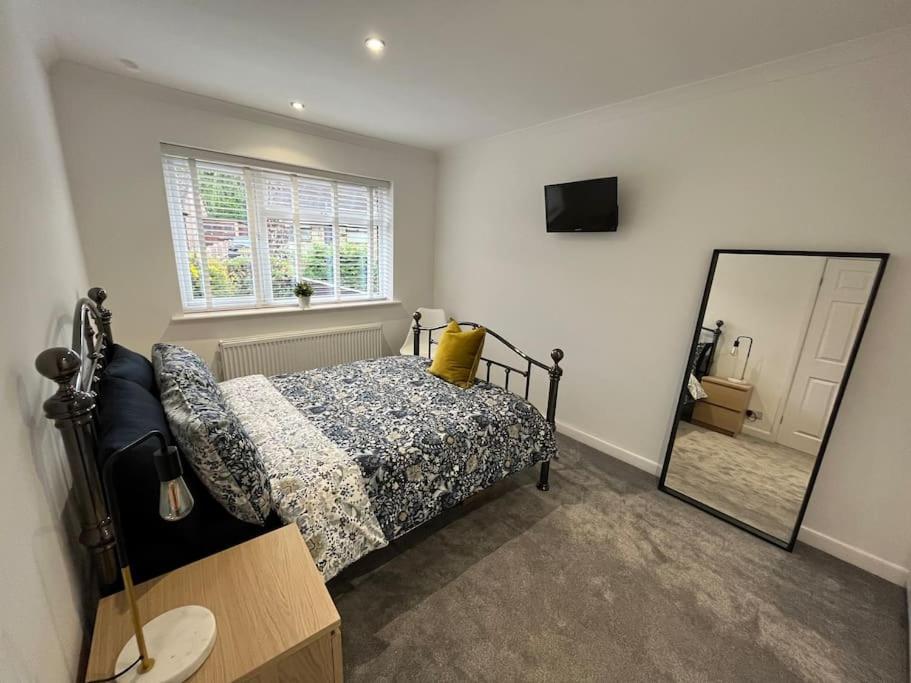 Burscough Idyllic Bungalow, Ideal Location In West Lancashire מראה חיצוני תמונה