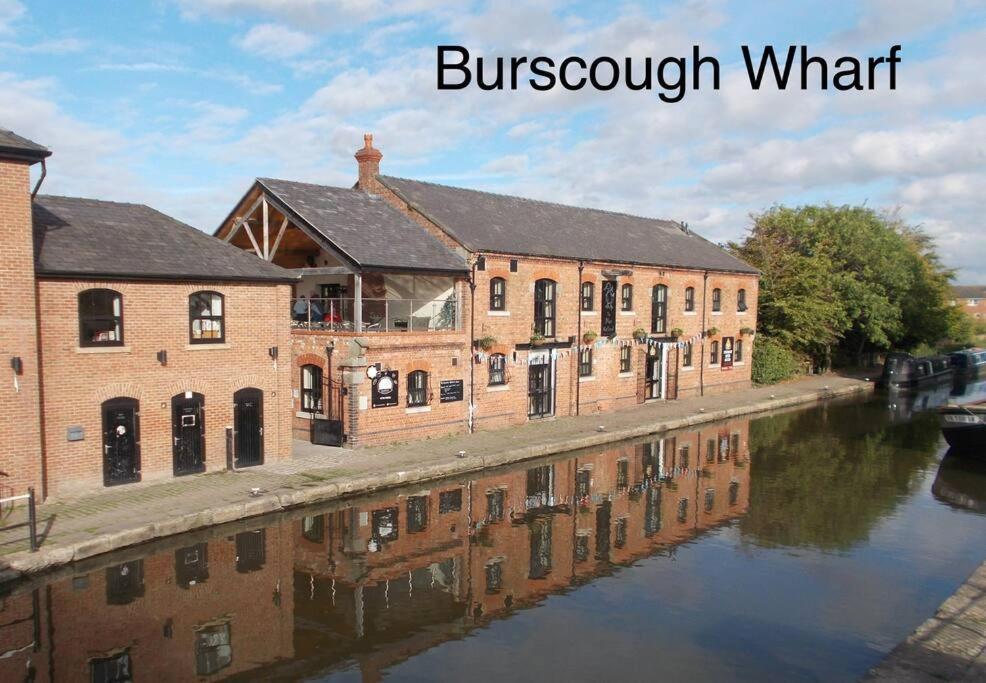 Burscough Idyllic Bungalow, Ideal Location In West Lancashire מראה חיצוני תמונה